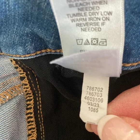 M jeans by Maurice’s Mid-Rise Bootcut Jeans. Size 18 Long - Picture 8 of 9